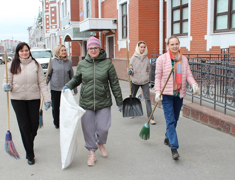 28 марта прошел весенний субботник по благоустройству территории.